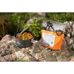 Expedition Foods Couscous With Cajun Spices And Vegetables (800kcal) -Camp Life Shop vegan couscous with cajun spices and vegetables prepared 2